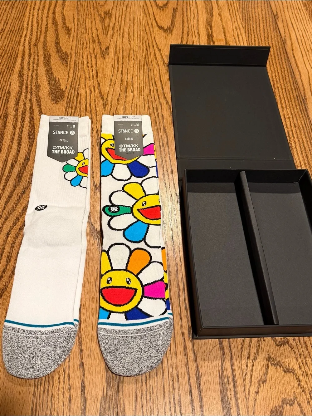 Takashi Murakami Stance Collab White with original box - 2-Pack